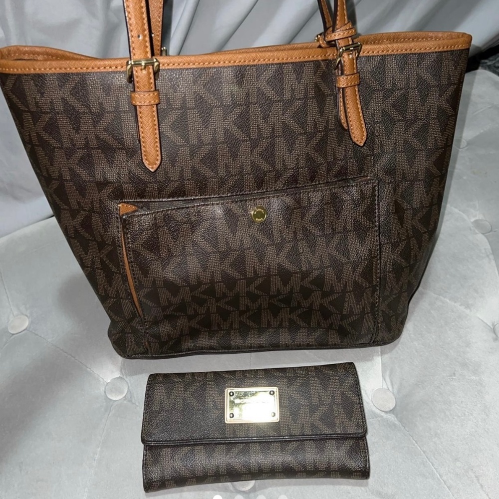 Michael Kors purse & wallet